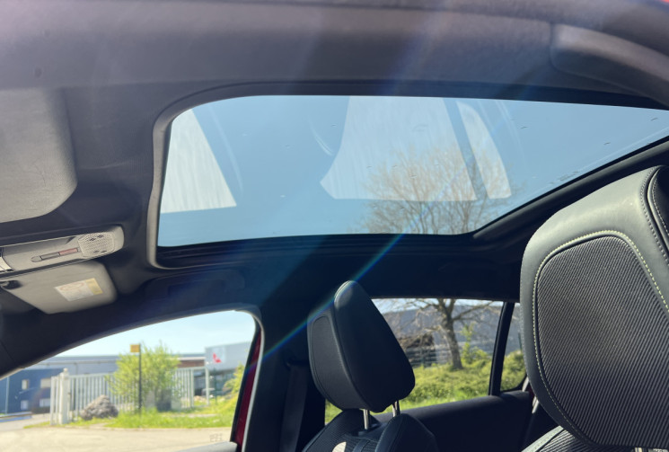 Peugeot 208  1.2 Puretech 100 GT Line / Distribution faite