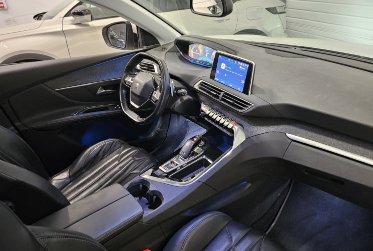 Peugeot 3008 1.6 THP  EAT6 S&S 165 cv allure / Focal / toit pano