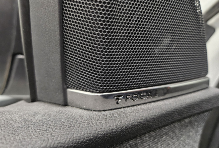 Peugeot 3008 1.6 THP  EAT6 S&S 165 cv allure / Focal / toit pano