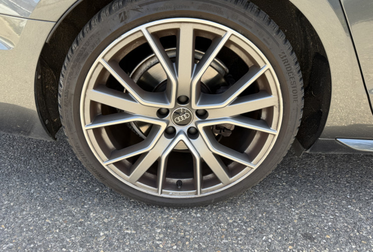 Audi A4 Avant 35 TFSI 150 ch S line S tronic 7 / Historique Audi / B&O / Sièges élec massants