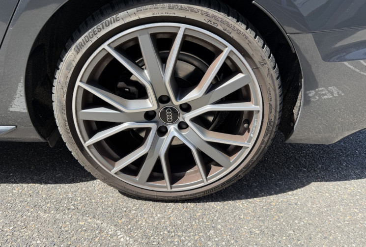 Audi A4 Avant 35 TFSI 150 ch S line S tronic 7 / Historique Audi / B&O / Sièges élec massants