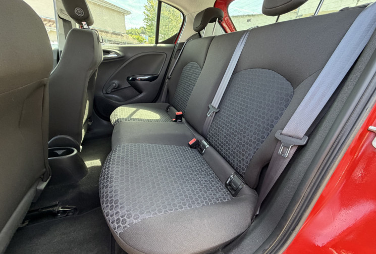 Opel Corsa E / 1.4 / 90 CH /  COSMO 