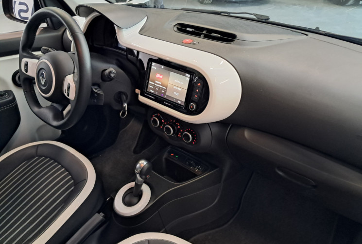 Renault Twingo  III 0.9 TCe 95 INTENS  EDC6 - CARPLAY - SUIVI RENAULT - 