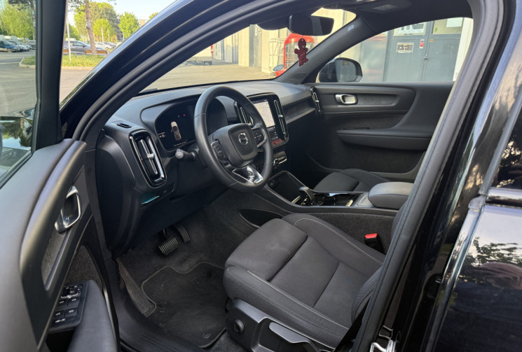 Volvo XC40 C40 RECHARGE 238 69 KWH 1EDT START