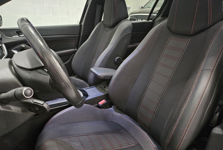 Peugeot 308 1.2 130 CV GT line / sono denon / toit pano 