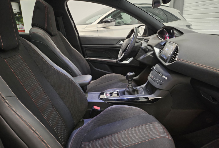 Peugeot 308 1.2 130 CV GT line / sono denon / toit pano 