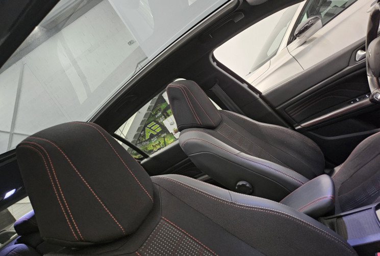 Peugeot 308 1.2 130 CV GT line / sono denon / toit pano 
