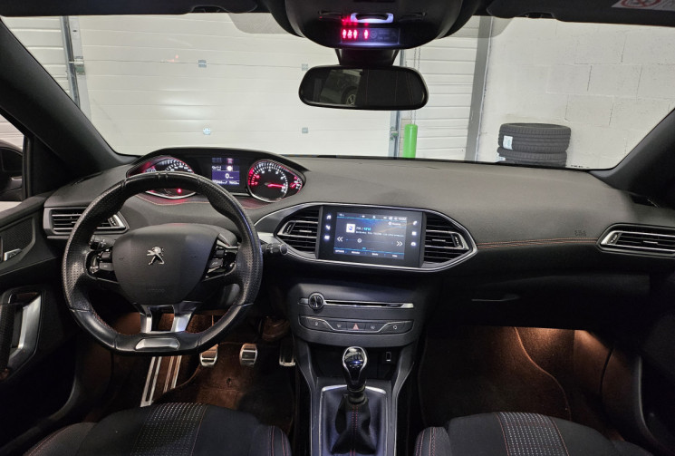 Peugeot 308 1.2 130 CV GT line / sono denon / toit pano 