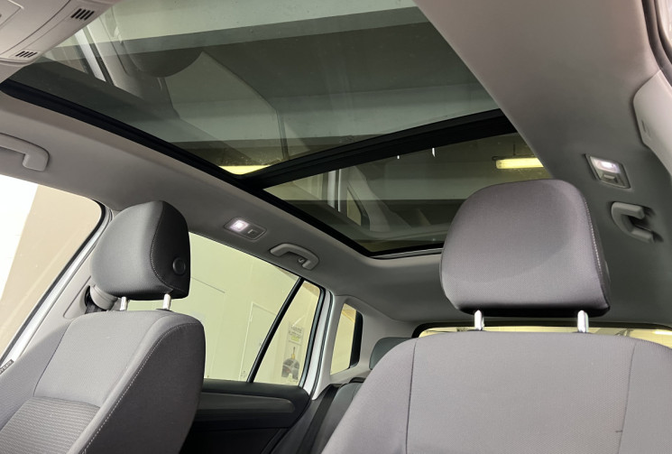 Volkswagen GOLF SPORTSVAN  1.6 TDI / Toit ouvrant / Faible KM