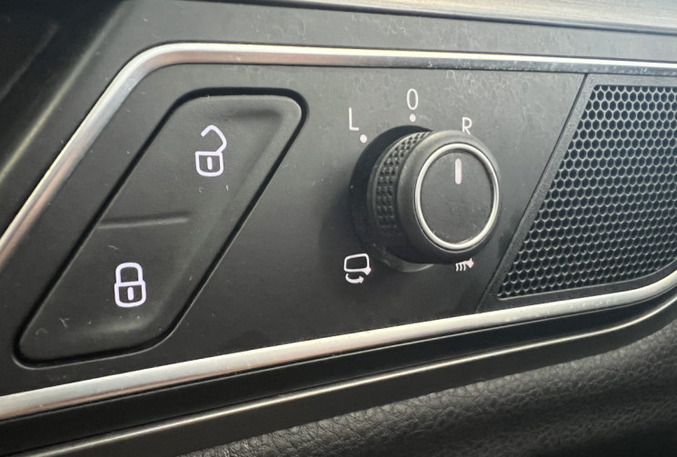 Volkswagen GOLF SPORTSVAN  1.6 TDI / Toit ouvrant / Faible KM