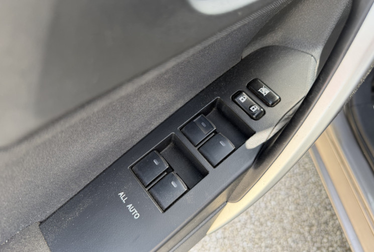 Toyota AURIS 1.8 HYBRID 136H CONNECT