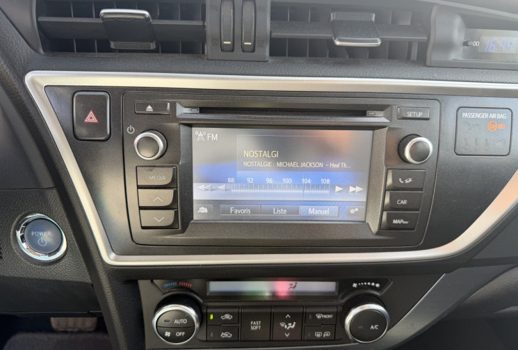 Toyota AURIS 1.8 HYBRID 136H CONNECT