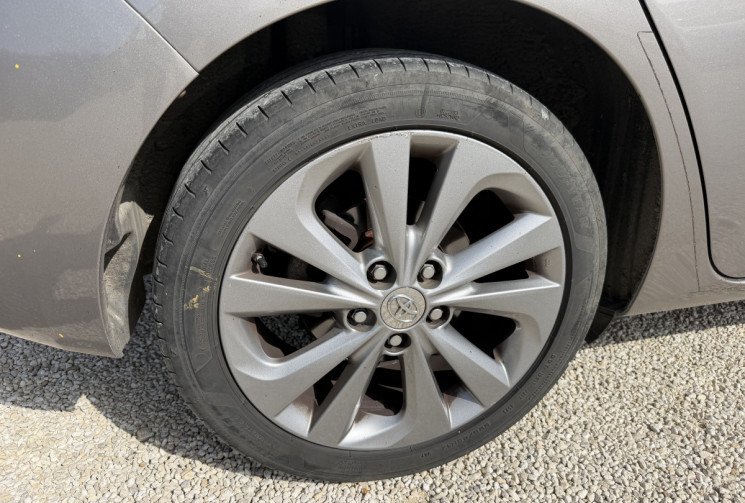 Toyota AURIS 1.8 HYBRID 136H CONNECT / SUIVI TOYOTA