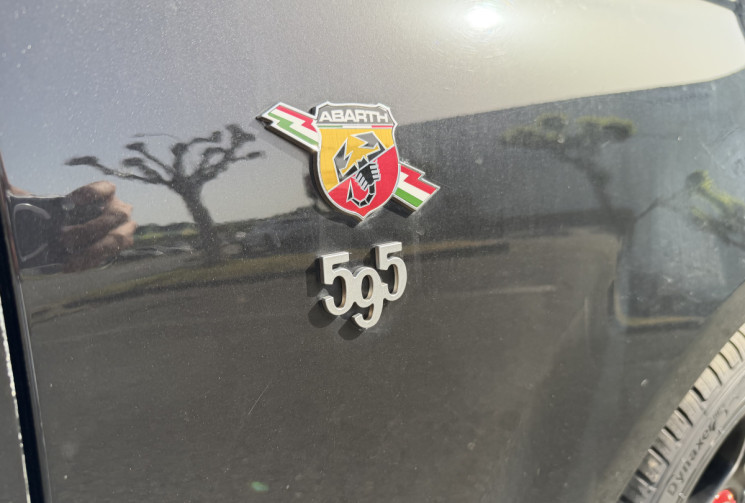 Abarth 500 595 1.4 T-Jet Pista 160ch / CARPLAY / TOIT OUVRANT / PLANCHE CARBONE