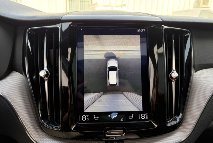 Volvo XC60 2.0L T8 407cH 320 TWIN-ENGINE PHEV HYBRID R-DESIGN AWD GEARTRONIC Toit ouvrant*carplay