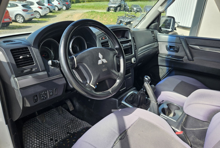 Mitsubishi Pajero IV 3.2 DID 200 4X4 3P BVM