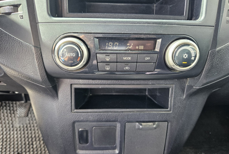 Mitsubishi Pajero IV 3.2 DID 200 4X4 3P BVM