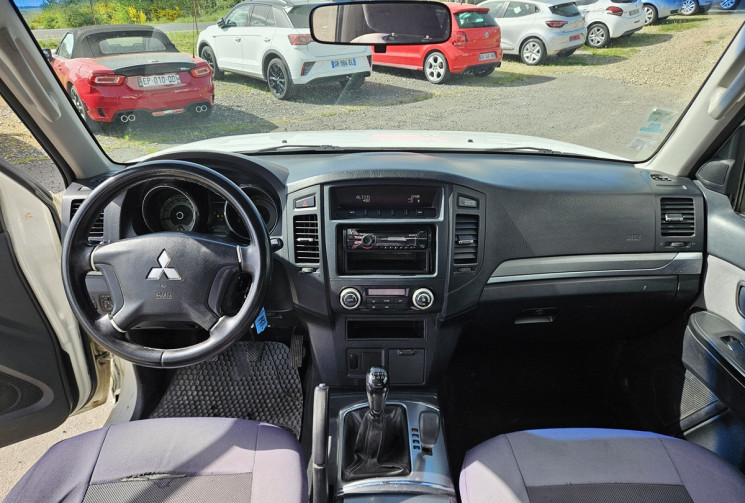 Mitsubishi Pajero IV 3.2 DID 200 4X4 3P BVM