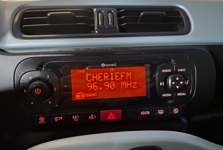 FIAT Panda 1.0 70 BSG CITY CROSS PLUS / ENTRETIEN A JOUR / CT OK / GARANTIE 12 MOIS
