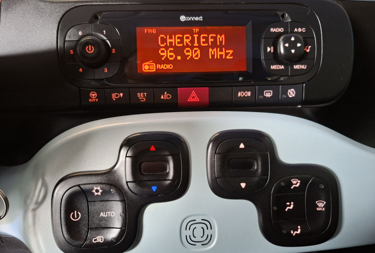 FIAT Panda 1.0 70 BSG CITY CROSS PLUS / ENTRETIEN A JOUR / CT OK / GARANTIE 12 MOIS