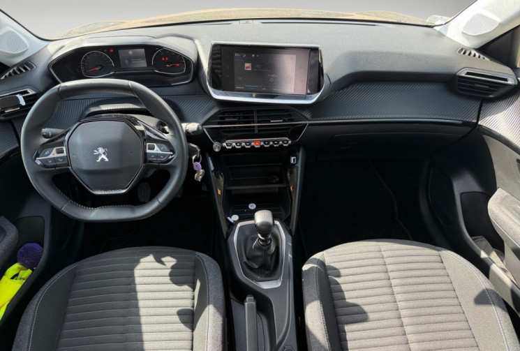 Peugeot 208 1.2 PURETECH 100 STYLE / ATTELAGE 
