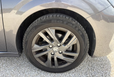 Peugeot 208 1.2 PURETECH 100 STYLE / ATTELAGE 