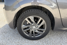 Peugeot 208 1.2 PURETECH 100 STYLE / ATTELAGE 