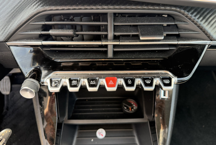 Peugeot 208 1.2 STYLE 100 BVM6 / ATTELAGE / 14500 KMS
