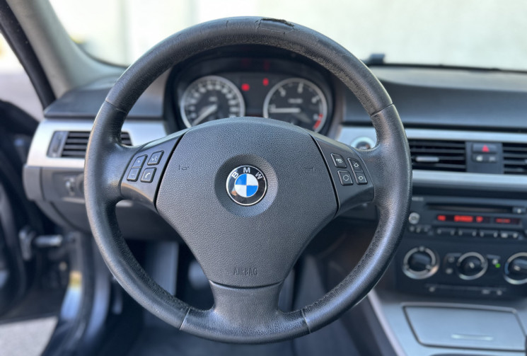 BMW Série 3 (E90) Berline 318d 2.0 d 143 cv