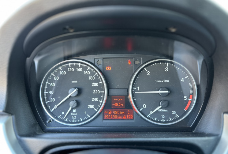 BMW Série 3 (E90) Berline 318d 2.0 d 143 cv