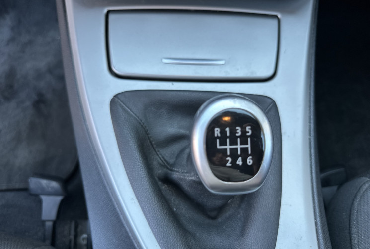 BMW Série 3 (E90) Berline 318d 2.0 d 143 cv