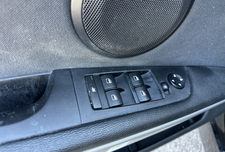 BMW Série 3 (E90) Berline 318d 2.0 d 143 cv