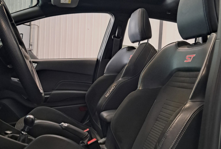 Ford Fiesta  V 1.5 200 ST-PLUS PACK PERFORMANCE - CARPLAY- TOIT PANO- SUIVI ENTRETIEN - CT VIREGE -