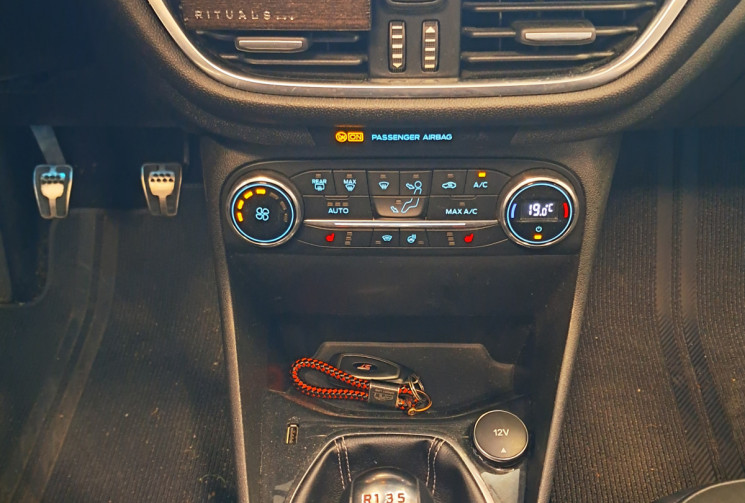 Ford Fiesta  V 1.5 200 ST-PLUS PACK PERFORMANCE - CARPLAY- TOIT PANO- SUIVI ENTRETIEN - CT VIREGE -