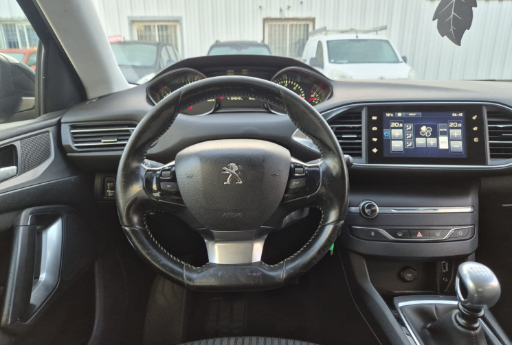 Peugeot 308 II (T9) 1.6 BLUEHDI 120 CV* DISTRIBUTION OK * RADAR DE RECUL * CLIM 