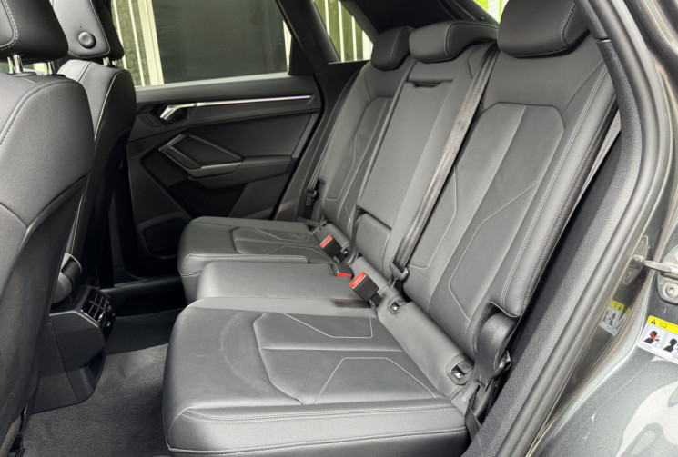 Audi Q3 S-line 35 TDi 150 S-Tronic7 / Toit ouvrant / Camera / Carplay / Sieges chauffants / TVA