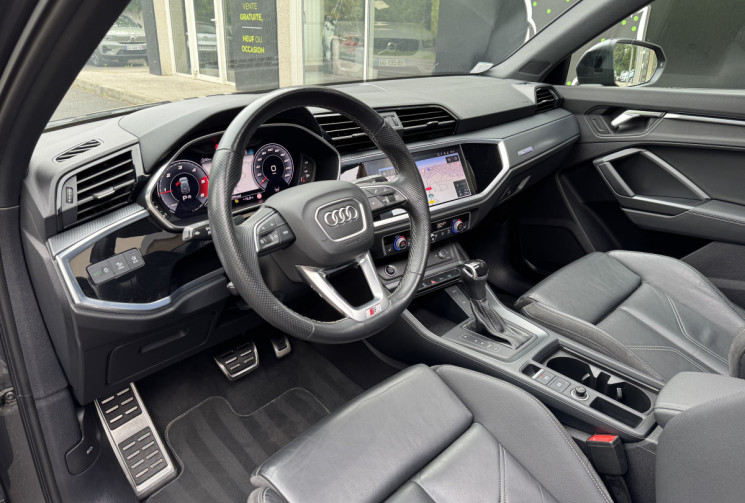 Audi Q3 S-line 35 TDi 150 S-Tronic7 / Toit ouvrant / Camera / Carplay / Sieges chauffants / TVA