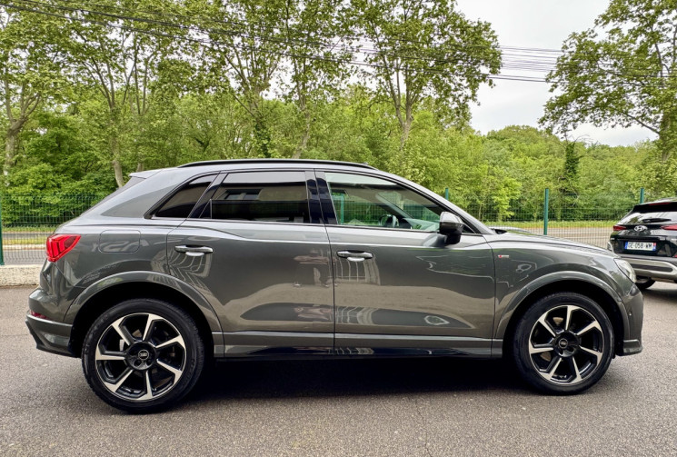 Audi Q3 S-line 35 TDi 150 S-Tronic7 / Toit ouvrant / Camera / Carplay / Sieges chauffants / TVA