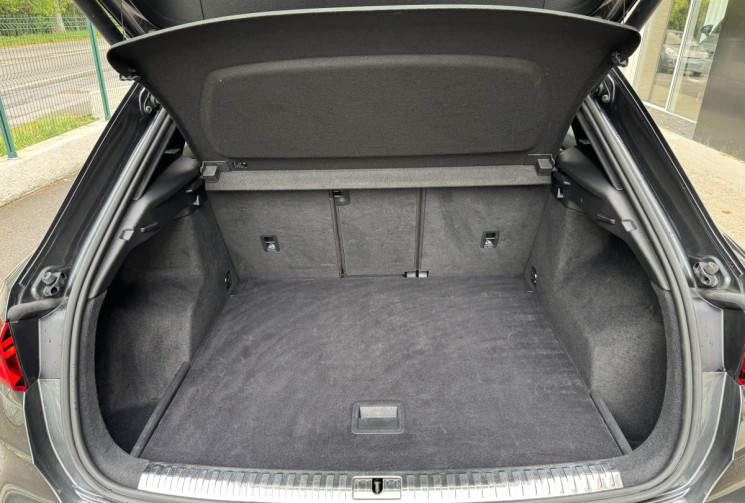 Audi Q3 S-line 35 TDi 150 S-Tronic7 / Toit ouvrant / Camera / Carplay / Sieges chauffants / TVA