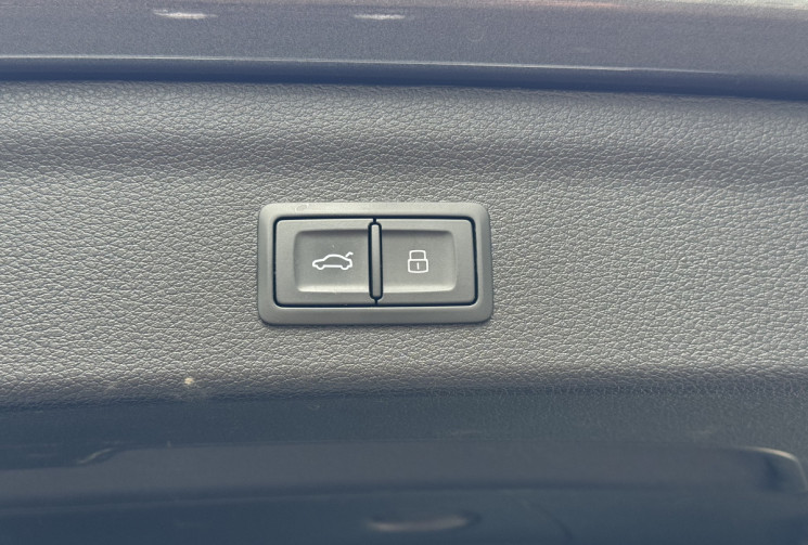 Audi Q3 S-line 35 TDi 150 S-Tronic7 / Toit ouvrant / Camera / Carplay / Sieges chauffants / TVA