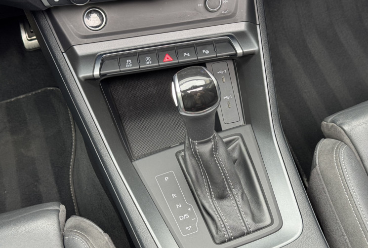Audi Q3 S-line 35 TDi 150 S-Tronic7 / Toit ouvrant / Camera / Carplay / Sieges chauffants / TVA