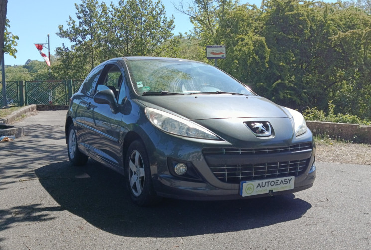 Peugeot 207  207 1.4 16V (70 KW / 95 CV) / IDÉAL JEUNE PERMIS