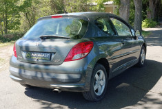 Peugeot 207  207 1.4 16V (70 KW / 95 CV) / IDÉAL JEUNE PERMIS