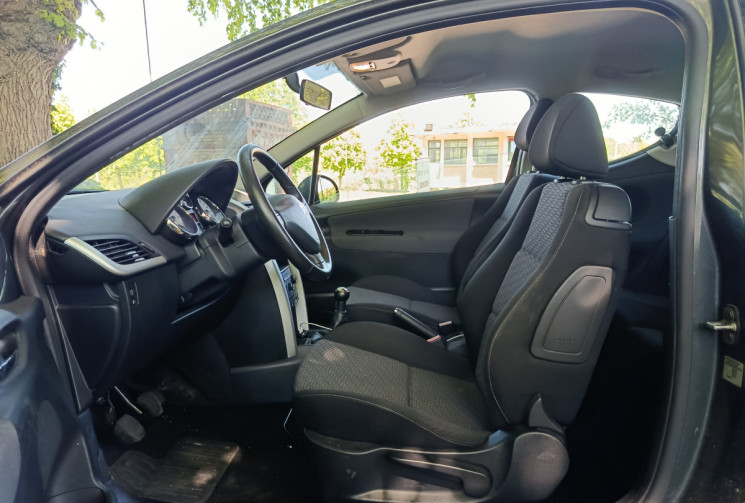 Peugeot 207  207 1.4 16V (70 KW / 95 CV) / IDÉAL JEUNE PERMIS