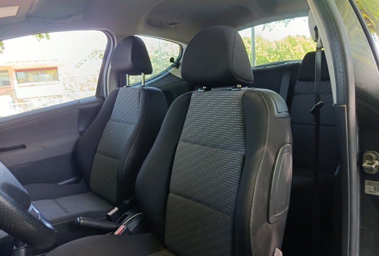 Peugeot 207  207 1.4 16V (70 KW / 95 CV) / IDÉAL JEUNE PERMIS