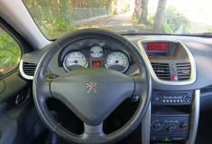 Peugeot 207  207 1.4 16V (70 KW / 95 CV) / IDÉAL JEUNE PERMIS