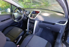 Peugeot 207  207 1.4 16V (70 KW / 95 CV) / IDÉAL JEUNE PERMIS