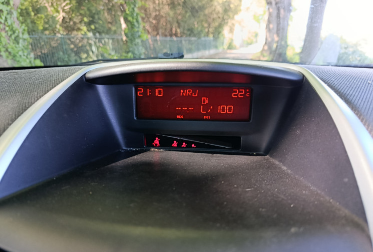 Peugeot 207  207 1.4 16V (70 KW / 95 CV) / IDÉAL JEUNE PERMIS