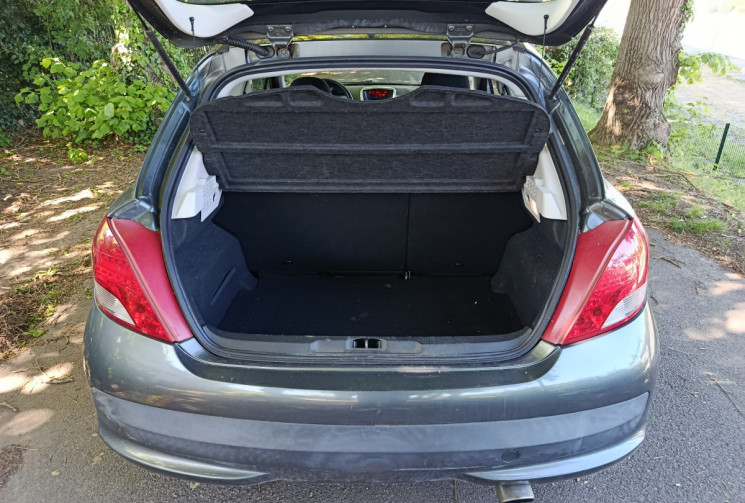 Peugeot 207  207 1.4 16V (70 KW / 95 CV) / IDÉAL JEUNE PERMIS