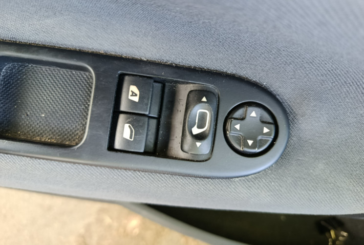 Peugeot 207  207 1.4 16V (70 KW / 95 CV) / IDÉAL JEUNE PERMIS